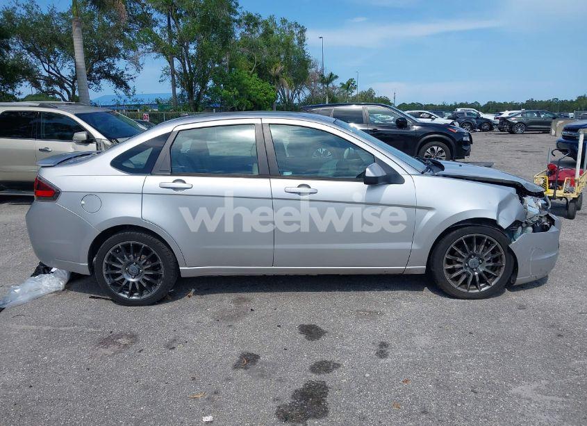 Photo 13 of 2011 Ford Focus SES (VIN 1FAHP3GN6BW129979)