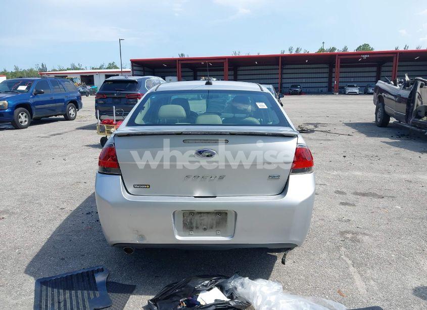 Photo 16 of 2011 Ford Focus SES (VIN 1FAHP3GN6BW129979)