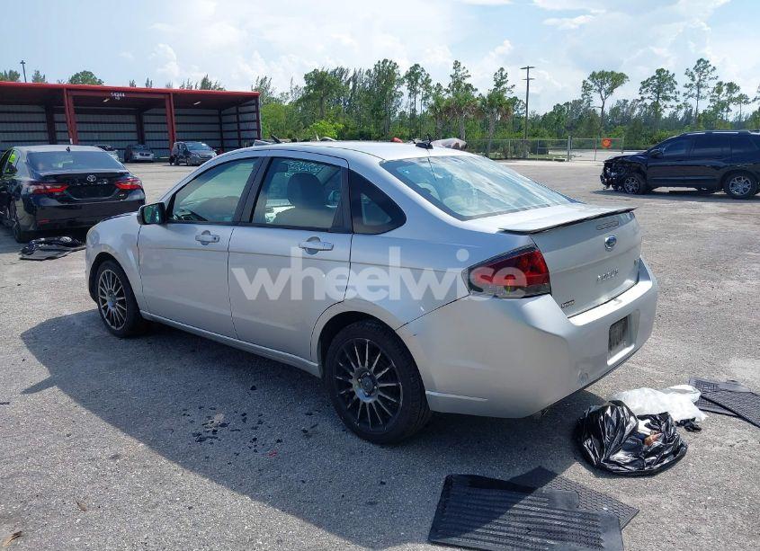 Photo 3 of 2011 Ford Focus SES (VIN 1FAHP3GN6BW129979)