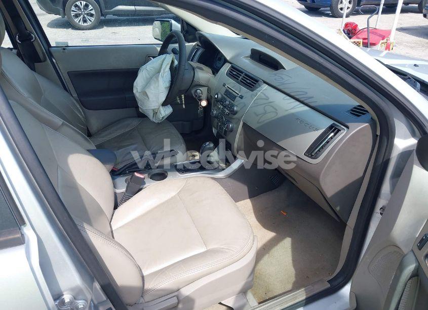 Photo 5 of 2011 Ford Focus SES (VIN 1FAHP3GN6BW129979)