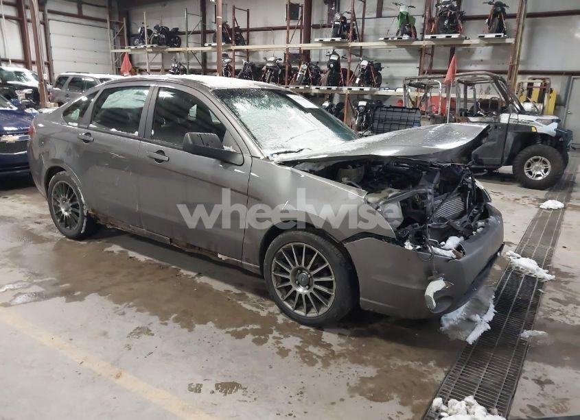 2011 Ford Focus SES (VIN 1FAHP3GN6BW138956) main photo