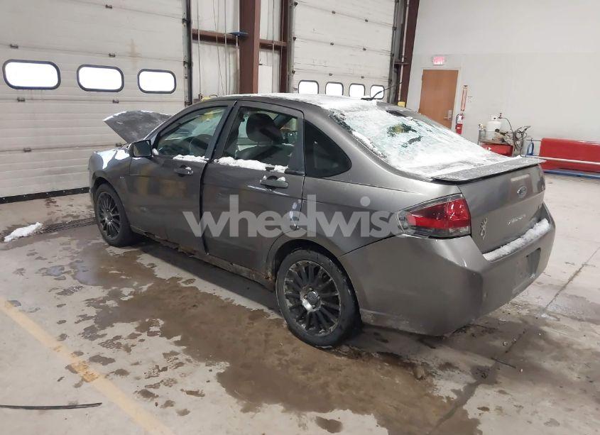 Photo 3 of 2011 Ford Focus SES (VIN 1FAHP3GN6BW138956)