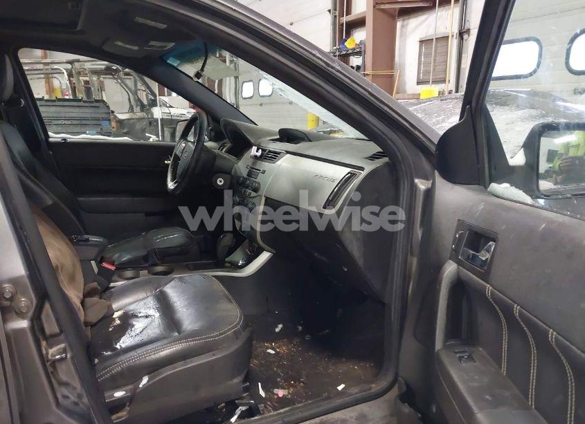 Photo 5 of 2011 Ford Focus SES (VIN 1FAHP3GN6BW138956)