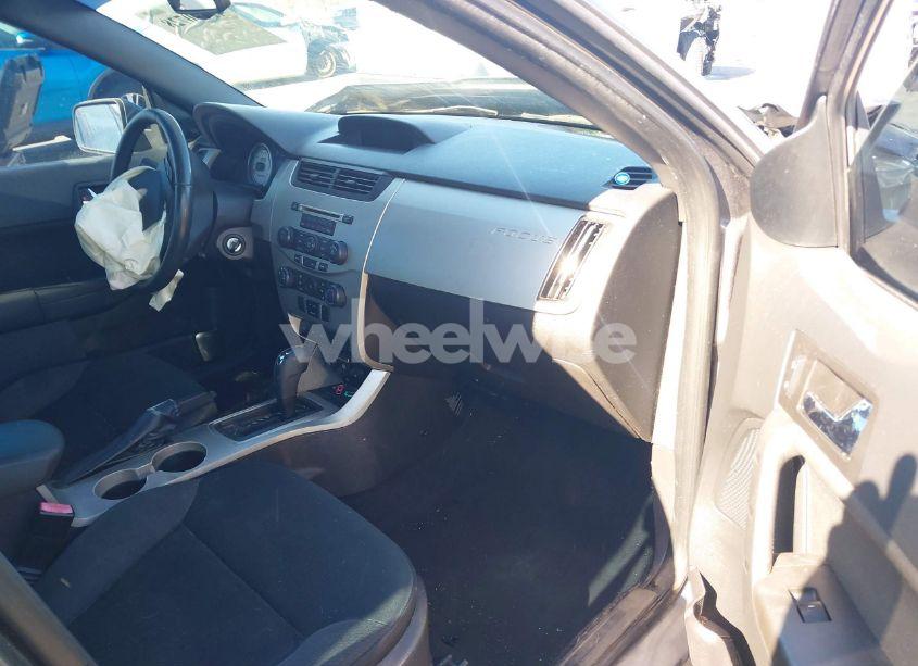 Photo 5 of 2010 Ford Focus SES (VIN 1FAHP3GN7AW181037)