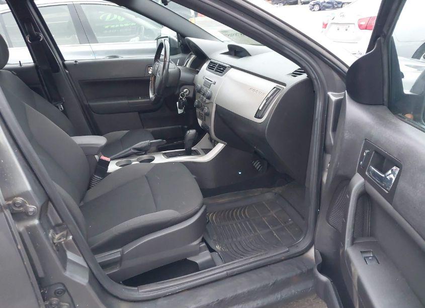 Photo 5 of 2010 Ford Focus SES (VIN 1FAHP3GN8AW107898)