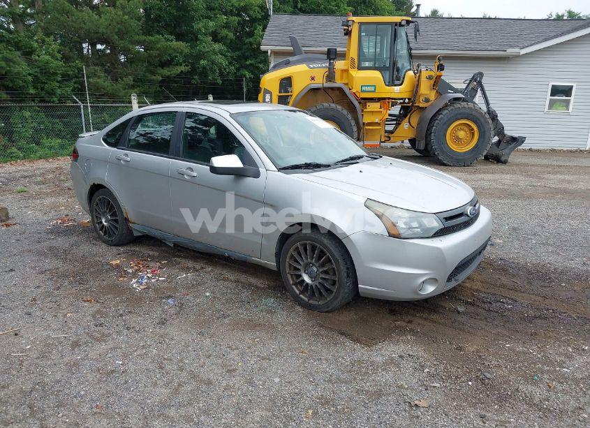 2011 Ford Focus SES (VIN 1FAHP3GN8BW113766) main photo