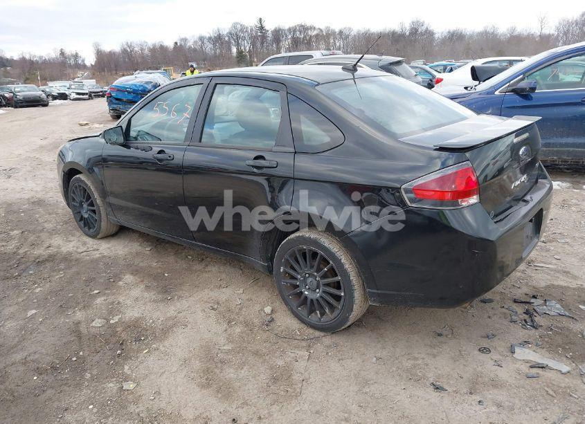 Photo 3 of 2010 Ford Focus SES (VIN 1FAHP3GN9AW236815)