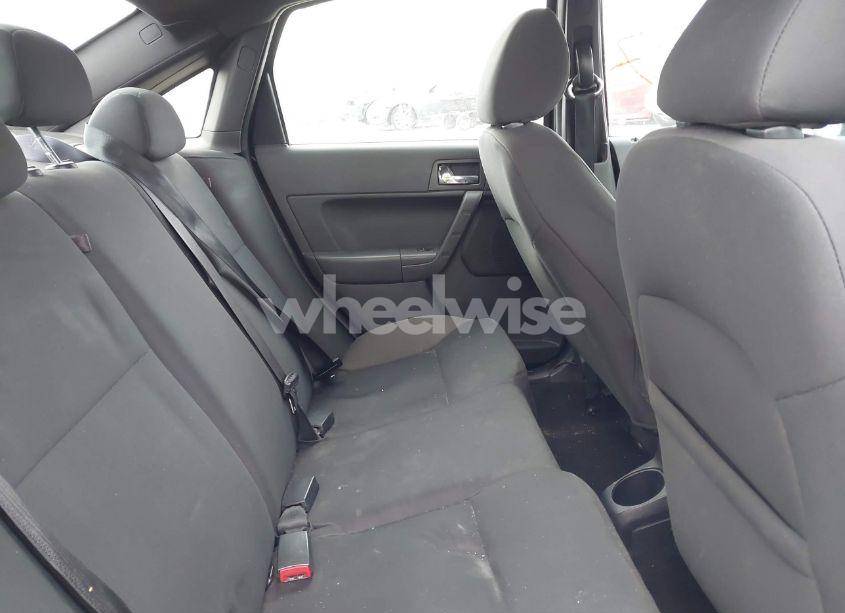 Photo 8 of 2010 Ford Focus SES (VIN 1FAHP3GN9AW236815)