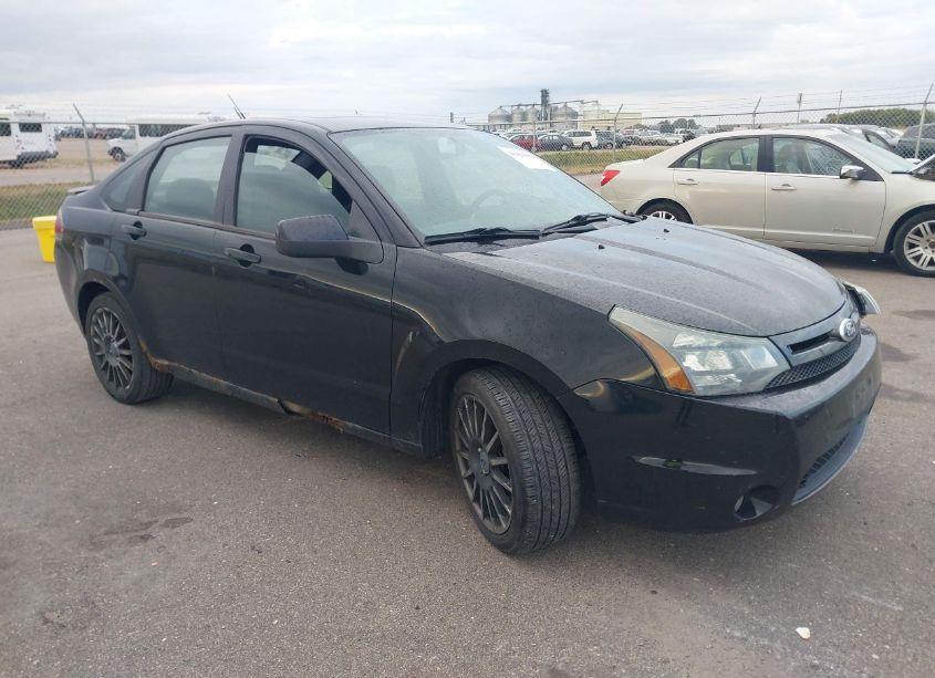 2010 Ford Focus SES (VIN 1FAHP3GN9AW291748) main photo