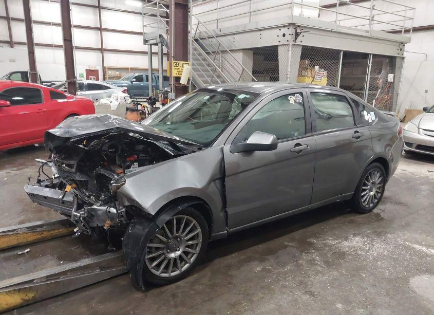 Photo 2 of 2011 Ford Focus SES (VIN 1FAHP3GN9BW150874)