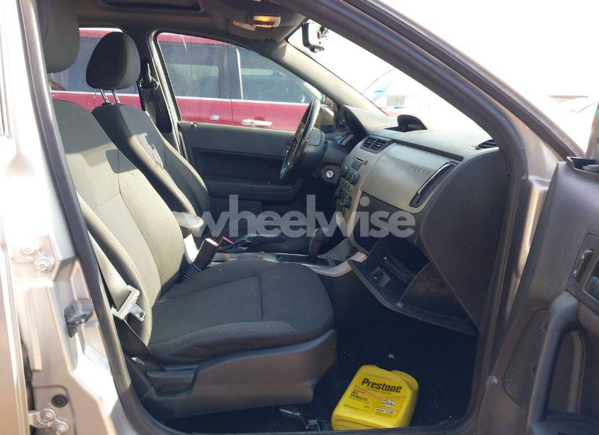 Photo 5 of 2011 Ford Focus SES (VIN 1FAHP3GNXBW136353)