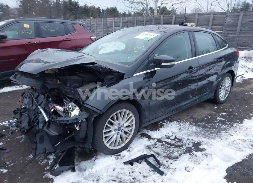 Photo 2 of 2012 Ford Focus SEL (VIN 1FAHP3H20CL432389)