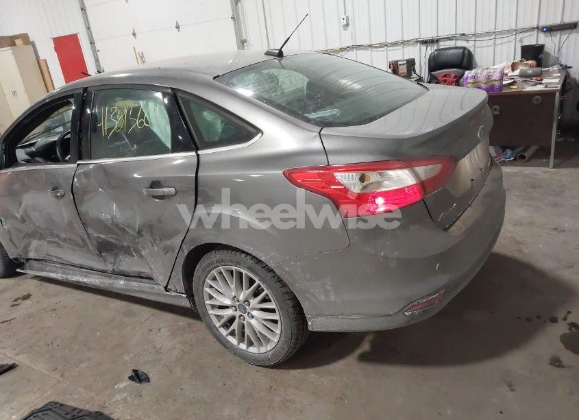 Photo 3 of 2012 Ford Focus SEL (VIN 1FAHP3H20CL477123)