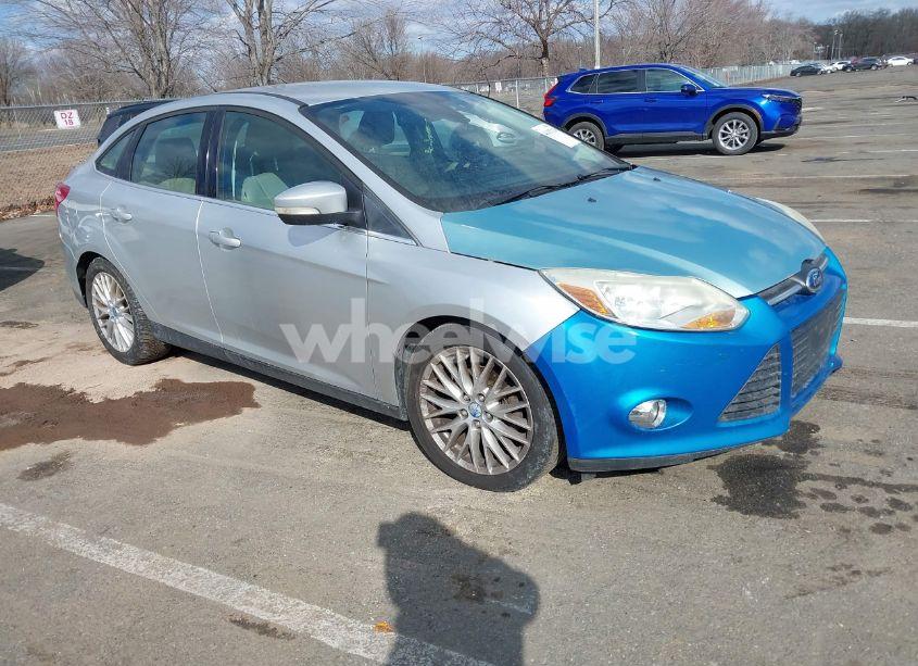 2012 Ford Focus SEL (VIN 1FAHP3H21CL102535) main photo