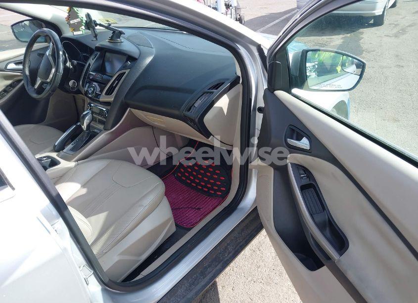 Photo 5 of 2012 Ford Focus SEL (VIN 1FAHP3H21CL102535)