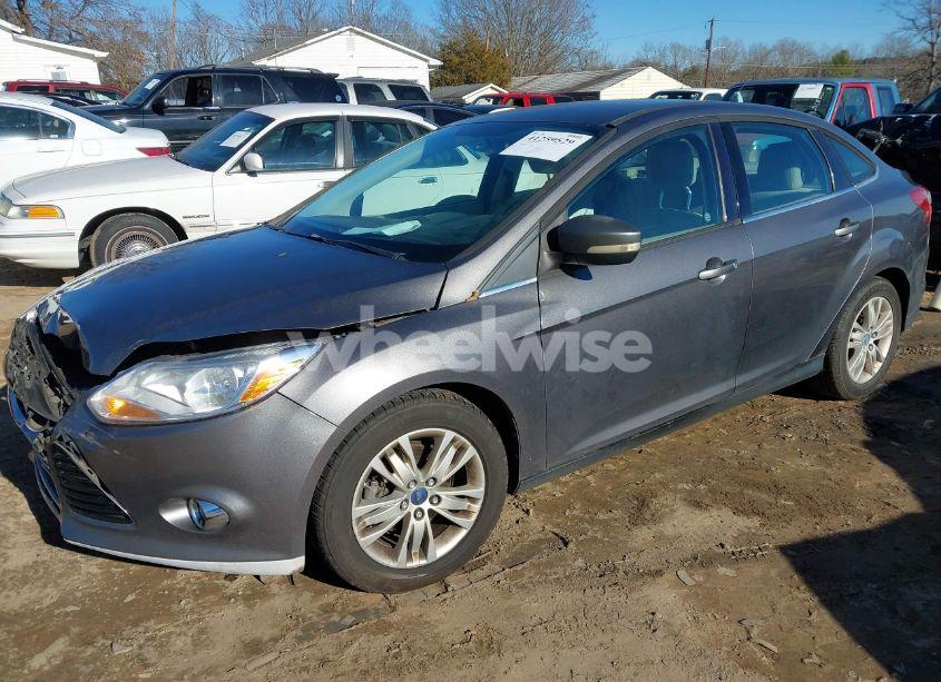 Photo 2 of 2012 Ford Focus SEL (VIN 1FAHP3H21CL197582)