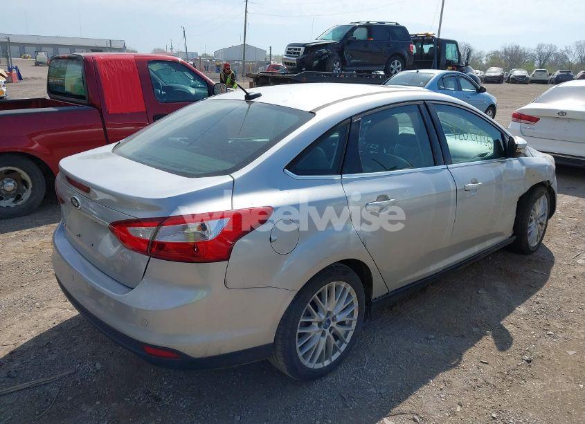 Photo 4 of 2012 Ford Focus SEL (VIN 1FAHP3H22CL184078)