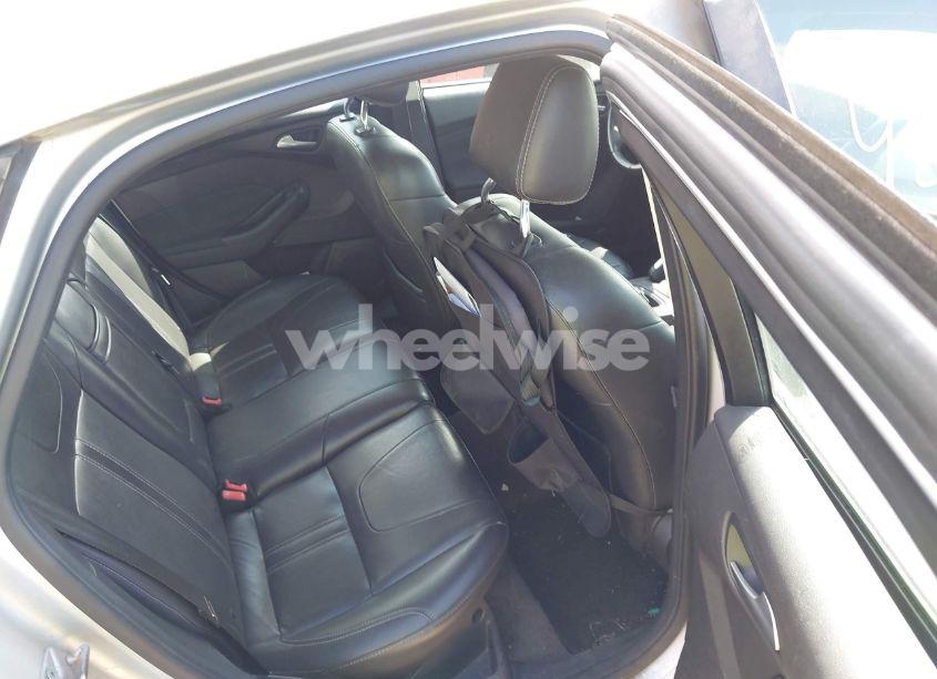 Photo 8 of 2012 Ford Focus SEL (VIN 1FAHP3H22CL184078)