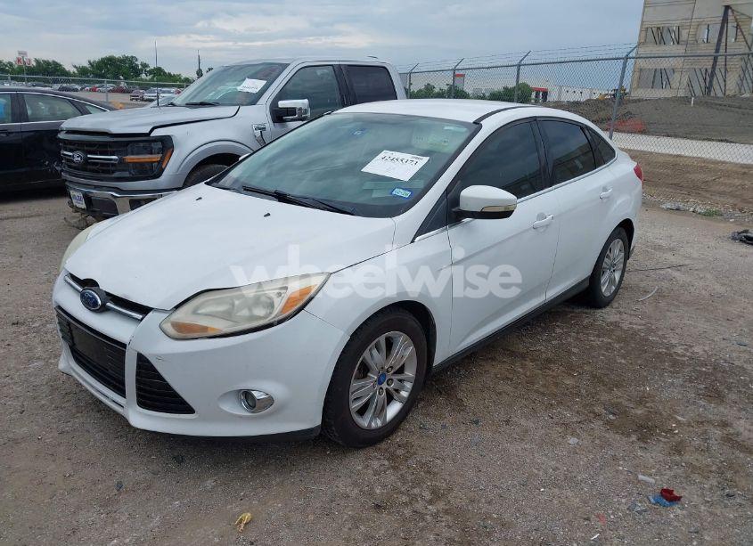 Photo 2 of 2012 Ford Focus SEL (VIN 1FAHP3H22CL184310)