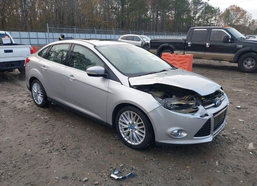 2012 Ford Focus SEL (VIN 1FAHP3H22CL210677) main photo