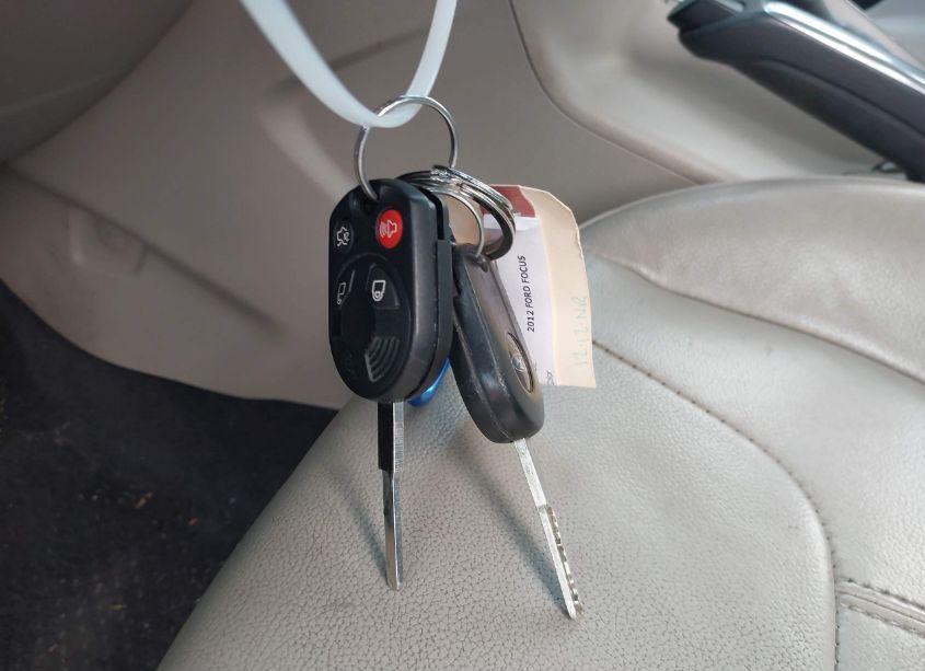 Photo 11 of 2012 Ford Focus SEL (VIN 1FAHP3H22CL210677)