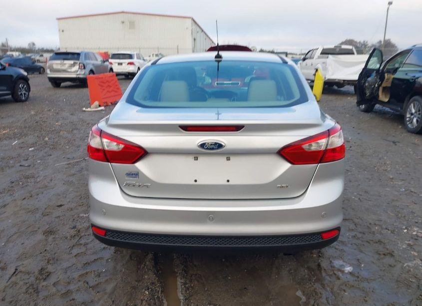 Photo 16 of 2012 Ford Focus SEL (VIN 1FAHP3H22CL210677)