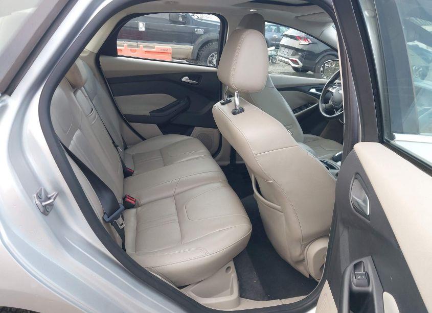 Photo 8 of 2012 Ford Focus SEL (VIN 1FAHP3H22CL210677)