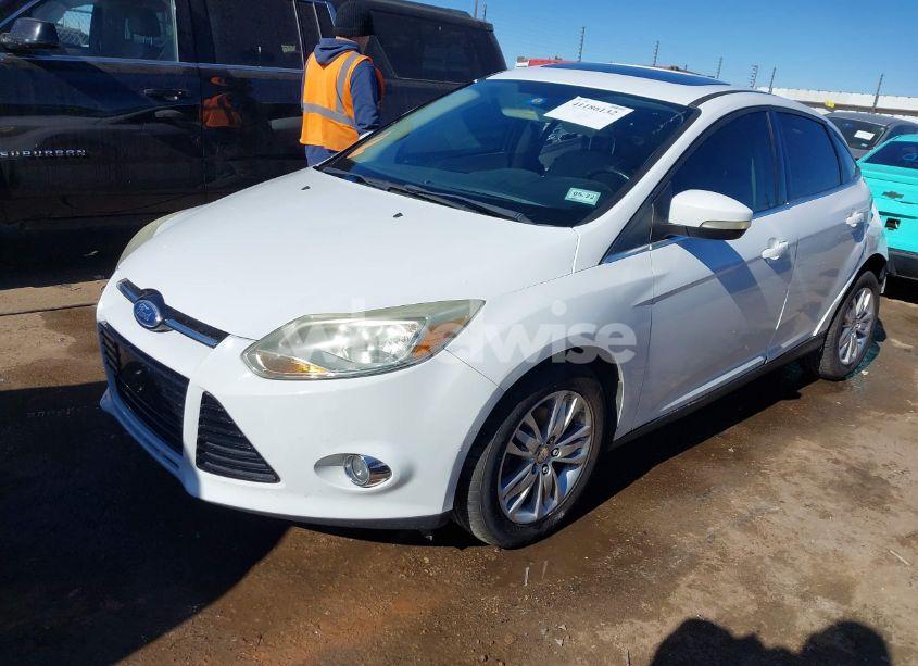 Photo 2 of 2012 Ford Focus SEL (VIN 1FAHP3H23CL162039)