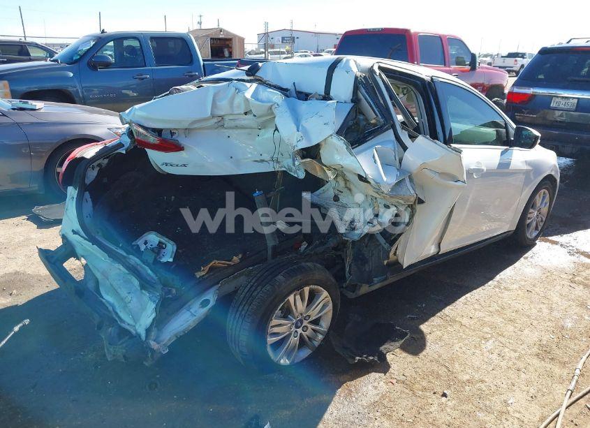 Photo 4 of 2012 Ford Focus SEL (VIN 1FAHP3H23CL162039)