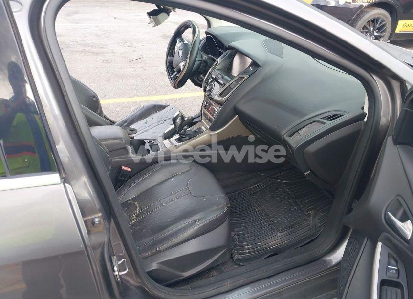 Photo 5 of 2012 Ford Focus SEL (VIN 1FAHP3H23CL230839)