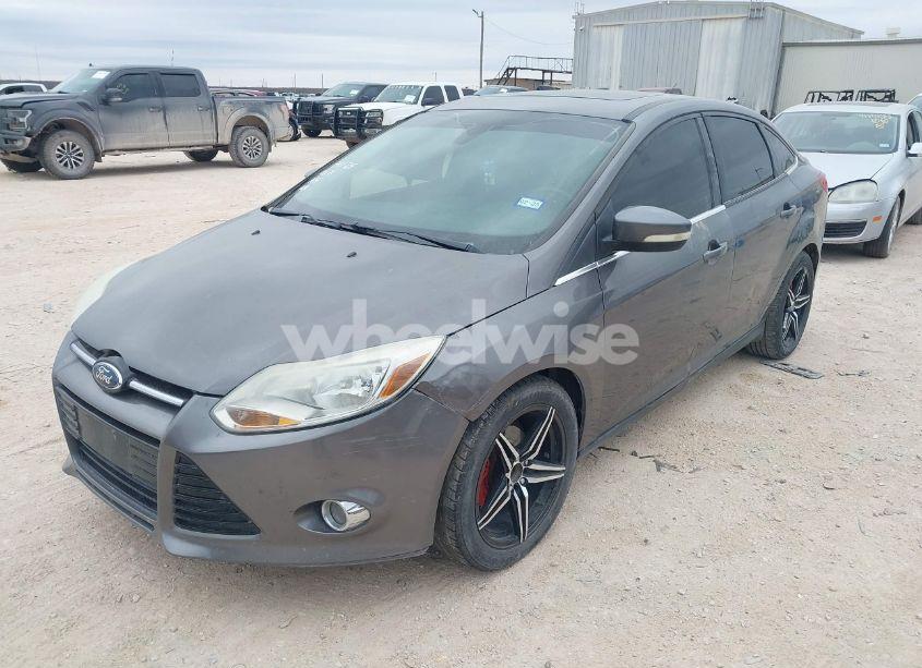 Photo 2 of 2012 Ford Focus SEL (VIN 1FAHP3H23CL250671)