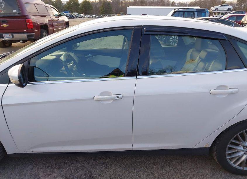 Photo 14 of 2012 Ford Focus SEL (VIN 1FAHP3H23CL460140)
