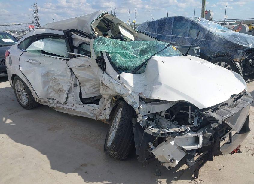 2012 Ford Focus SEL (VIN 1FAHP3H24CL243390) main photo