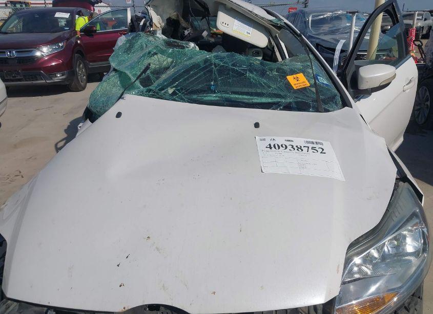 Photo 10 of 2012 Ford Focus SEL (VIN 1FAHP3H24CL243390)