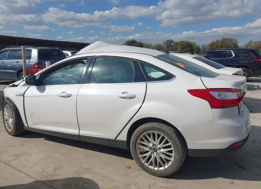 Photo 13 of 2012 Ford Focus SEL (VIN 1FAHP3H24CL243390)