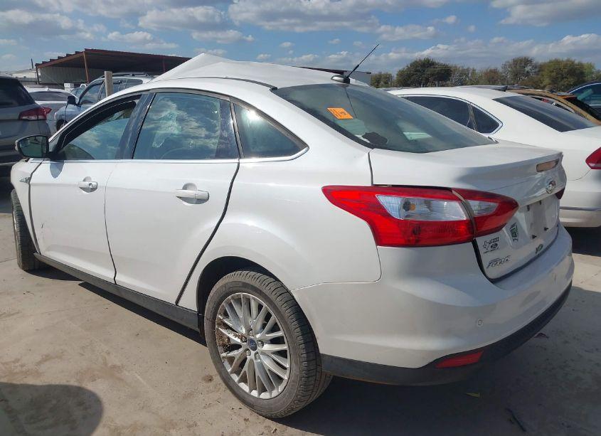 Photo 3 of 2012 Ford Focus SEL (VIN 1FAHP3H24CL243390)
