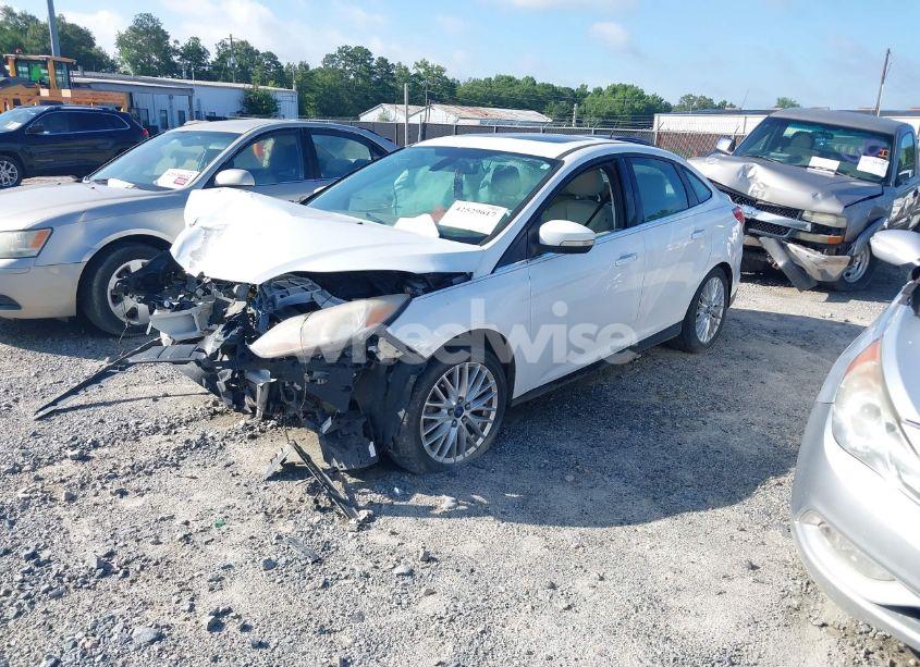 Photo 2 of 2012 Ford Focus SEL (VIN 1FAHP3H24CL317651)