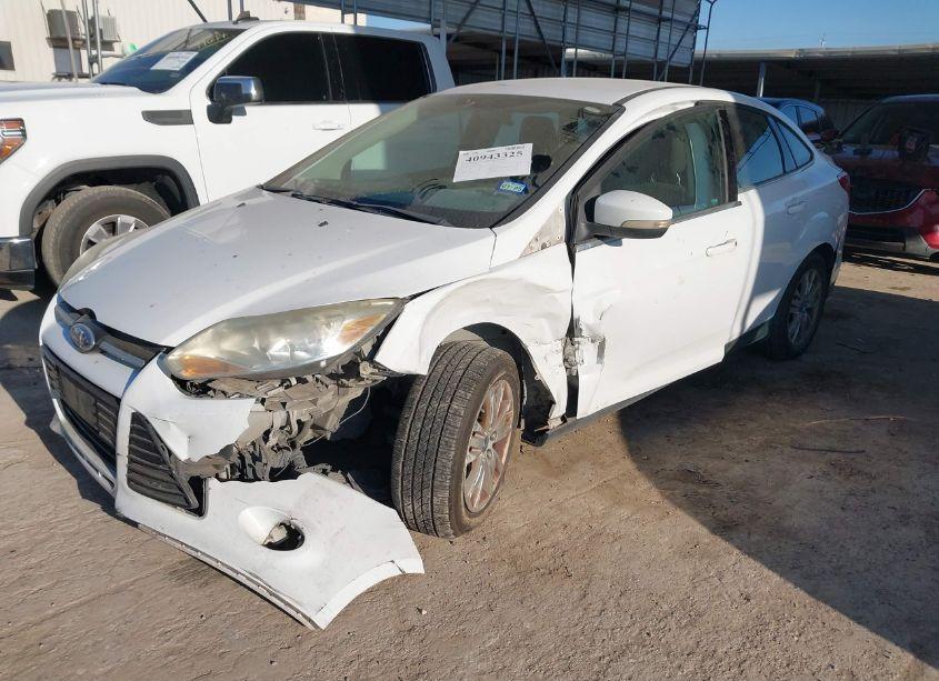 Photo 2 of 2012 Ford Focus SEL (VIN 1FAHP3H25CL200306)