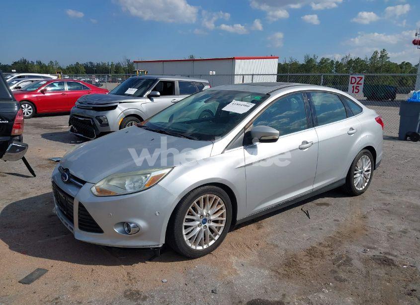 Photo 2 of 2012 Ford Focus SEL (VIN 1FAHP3H26CL327047)