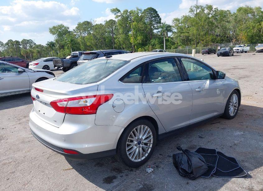 Photo 4 of 2012 Ford Focus SEL (VIN 1FAHP3H26CL327047)
