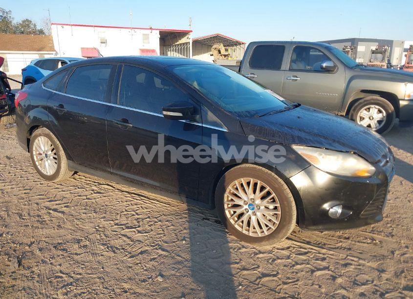 2012 Ford Focus SEL (VIN 1FAHP3H26CL372330) main photo