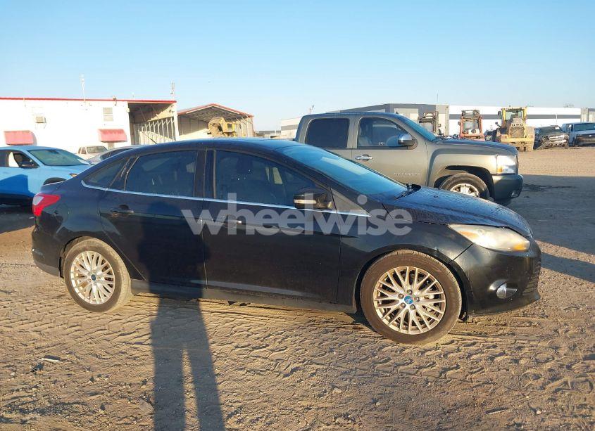 Photo 13 of 2012 Ford Focus SEL (VIN 1FAHP3H26CL372330)