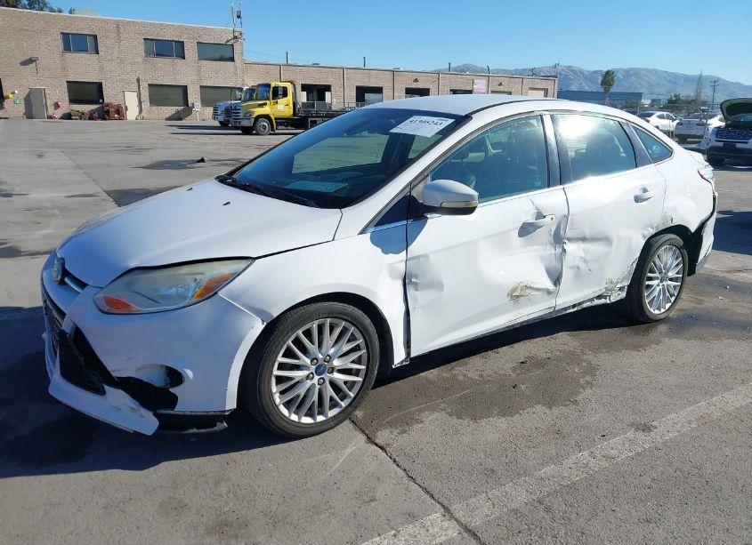 Photo 2 of 2012 Ford Focus SEL (VIN 1FAHP3H27CL348862)