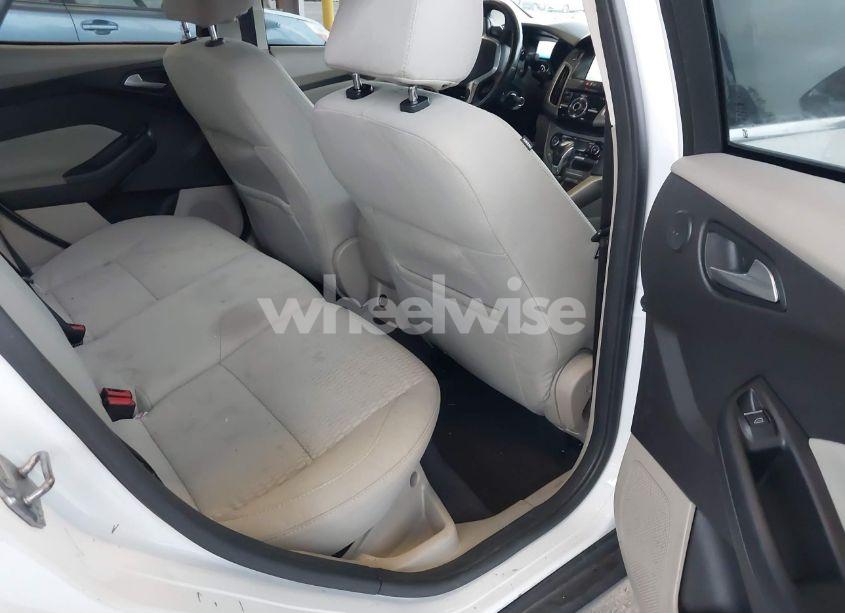 Photo 8 of 2012 Ford Focus SEL (VIN 1FAHP3H27CL479743)