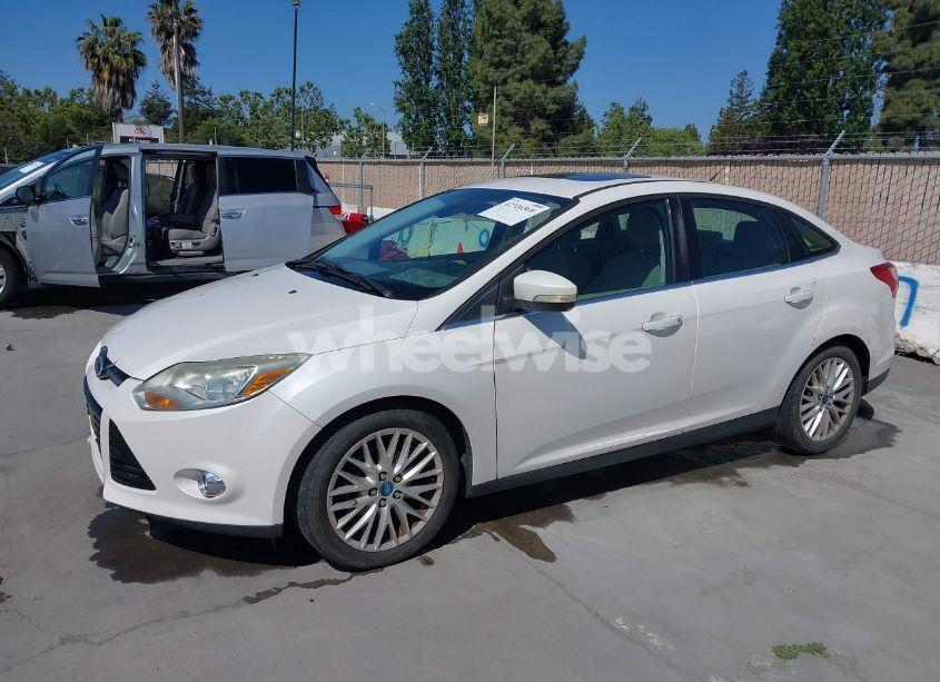 Photo 2 of 2012 Ford Focus SEL (VIN 1FAHP3H29CL215925)