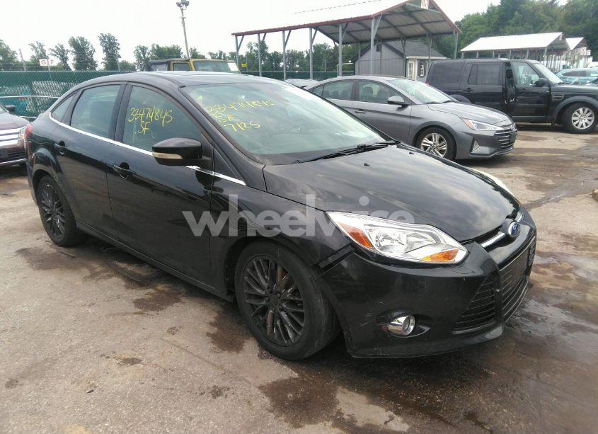2012 Ford Focus SEL (VIN 1FAHP3H29CL331447) main photo