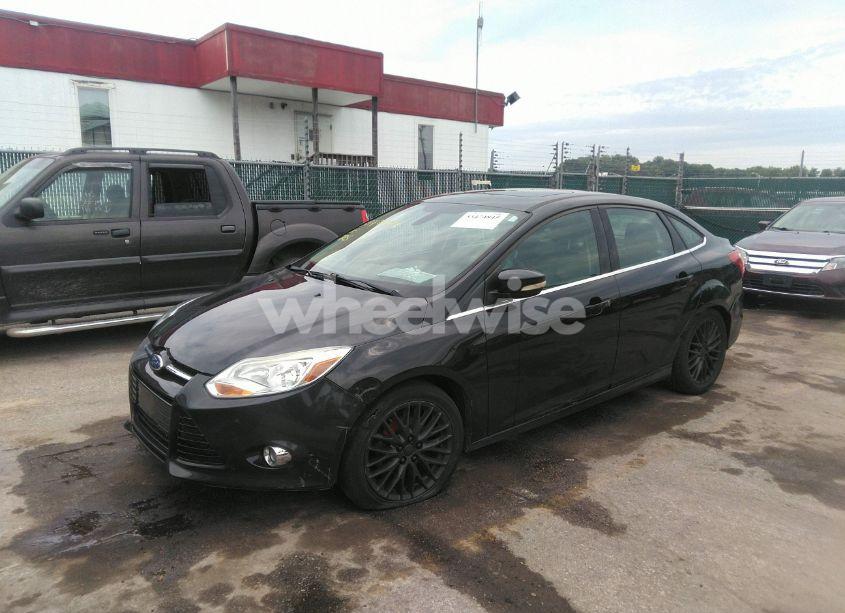 Photo 2 of 2012 Ford Focus SEL (VIN 1FAHP3H29CL331447)