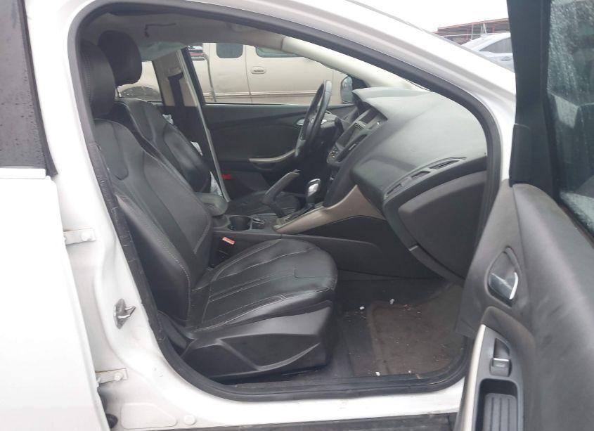 Photo 5 of 2012 Ford Focus SEL (VIN 1FAHP3H29CL453998)