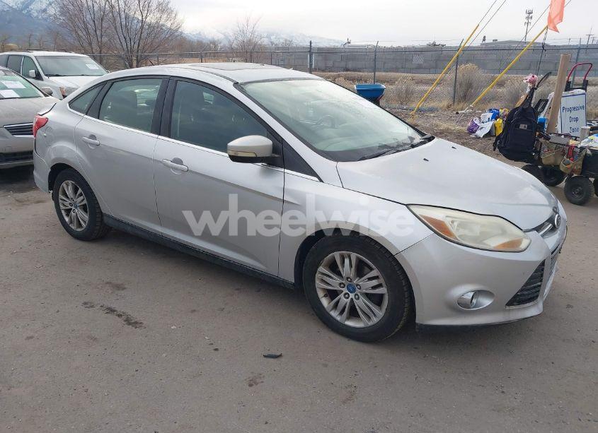 2012 Ford Focus SEL (VIN 1FAHP3H2XCL184605) main photo