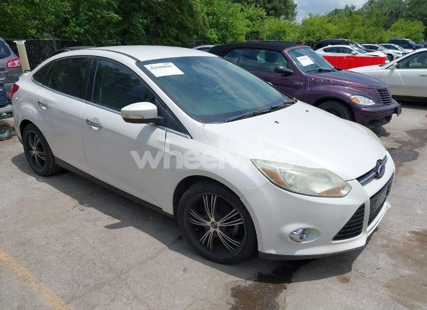 2012 Ford Focus SEL (VIN 1FAHP3H2XCL231504) main photo